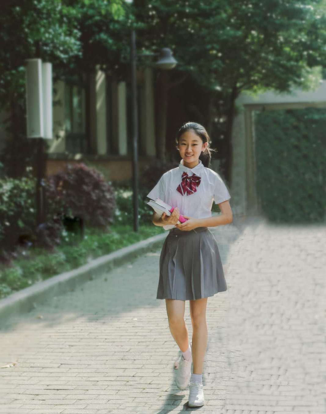 郭佳鸣1 (1).jpg 郭佳鸣1 (1).jpg
