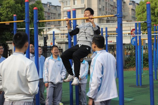 E:\我的工作\体育组4.12\IMG_0987.JPG