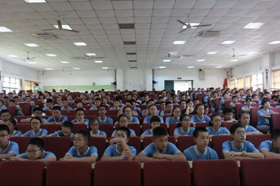 D:\桌面\QQ图片20170825144421.jpg