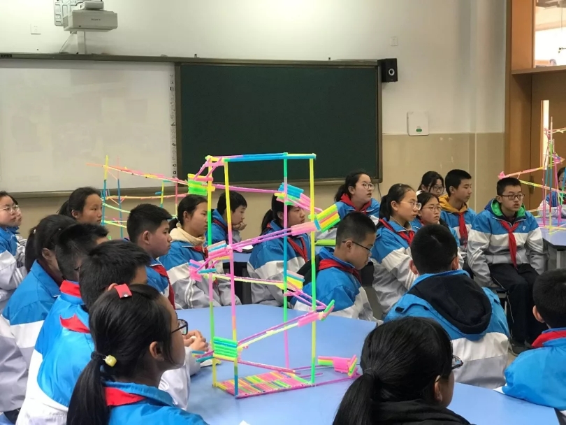 科学实验勤动手.jpg