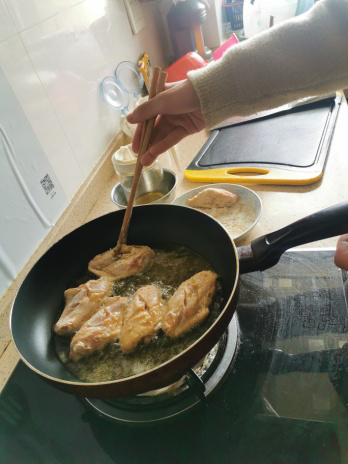 806 陈俊杰 香酥鸡翅3.png