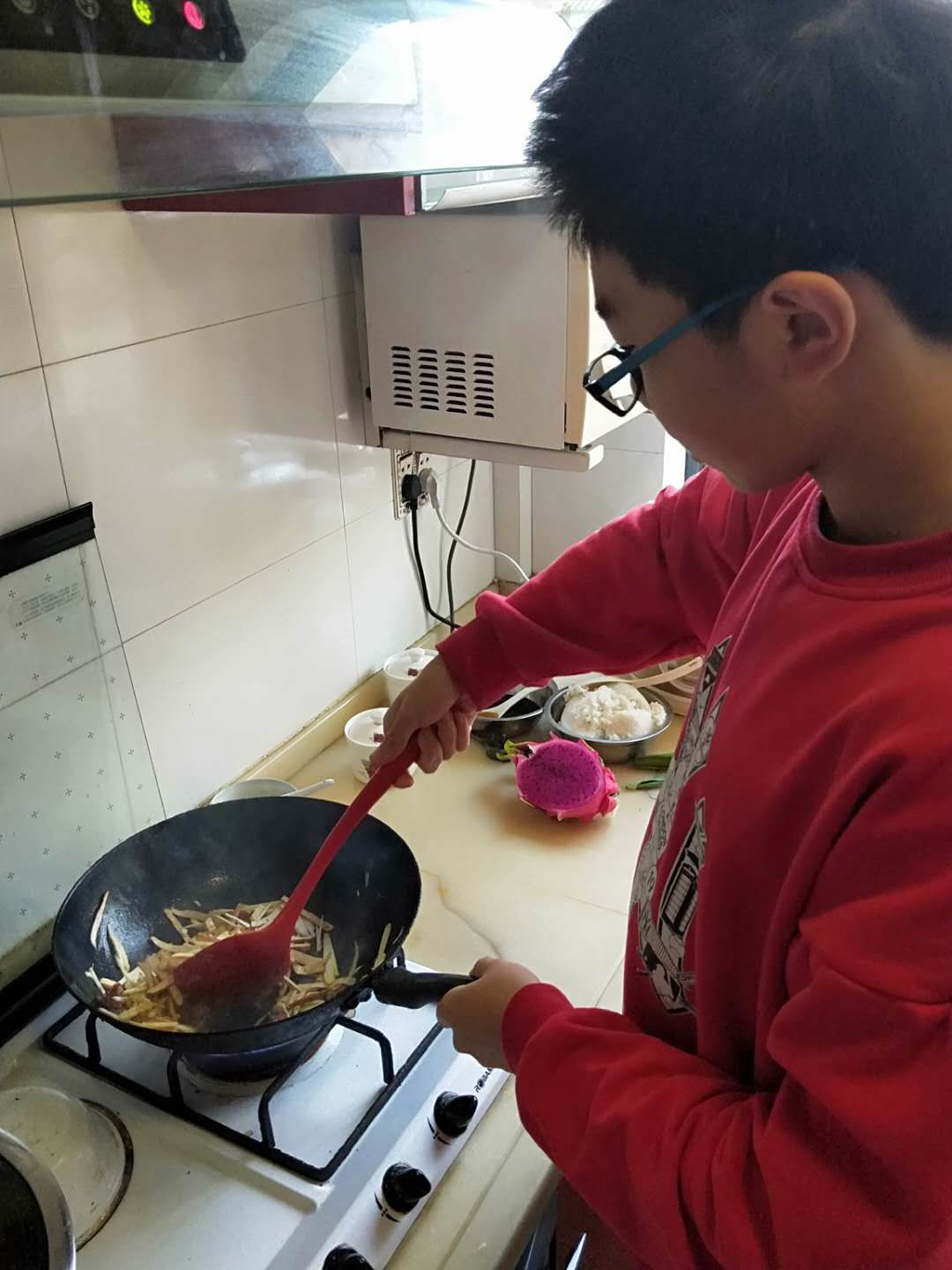 806 周李韬 香干肉丝.png