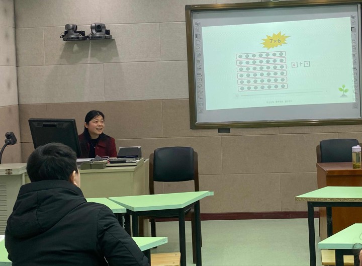 俞老师讲座.jpg