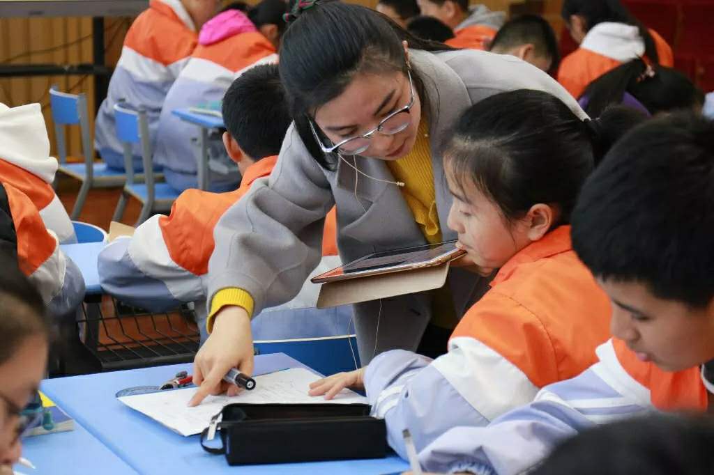 图2迅速成长为中坚力量的林萍萍老师.jpg