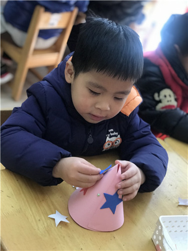 制作戏剧道具.jpg