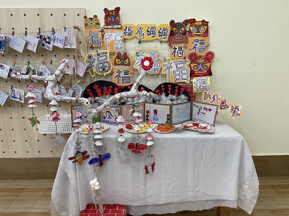 小蝴蝶迎新年展台.jpg