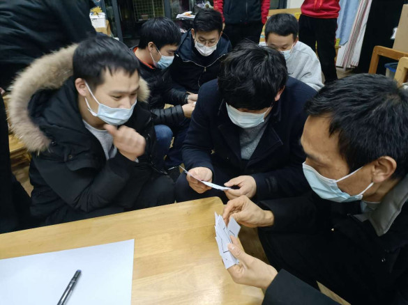 玩一玩：图形拼拼乐_副本.jpg