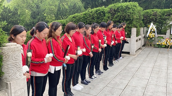 默哀三分钟.JPG