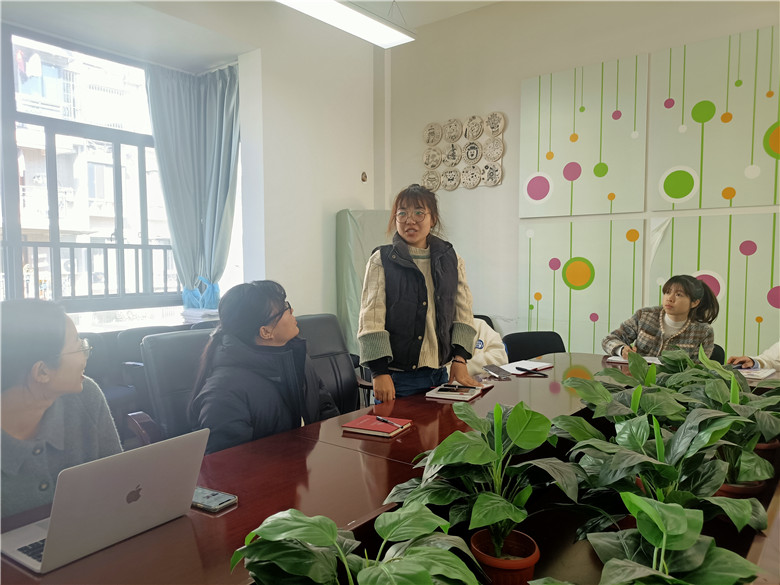 4.老师们发表学习红船精神的感想.jpg