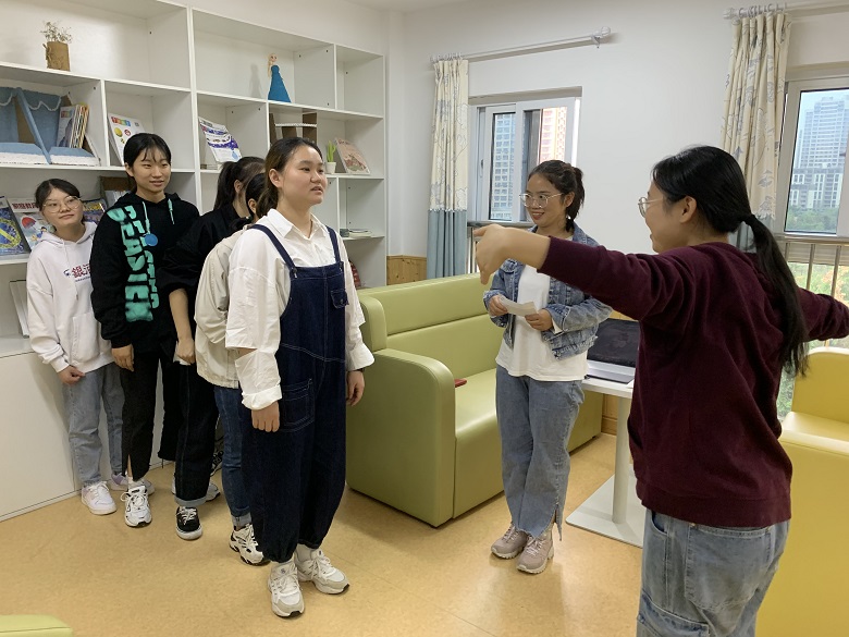 全体教师游戏.jpg