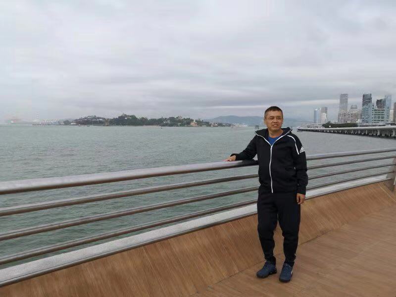 熊潮.jpg