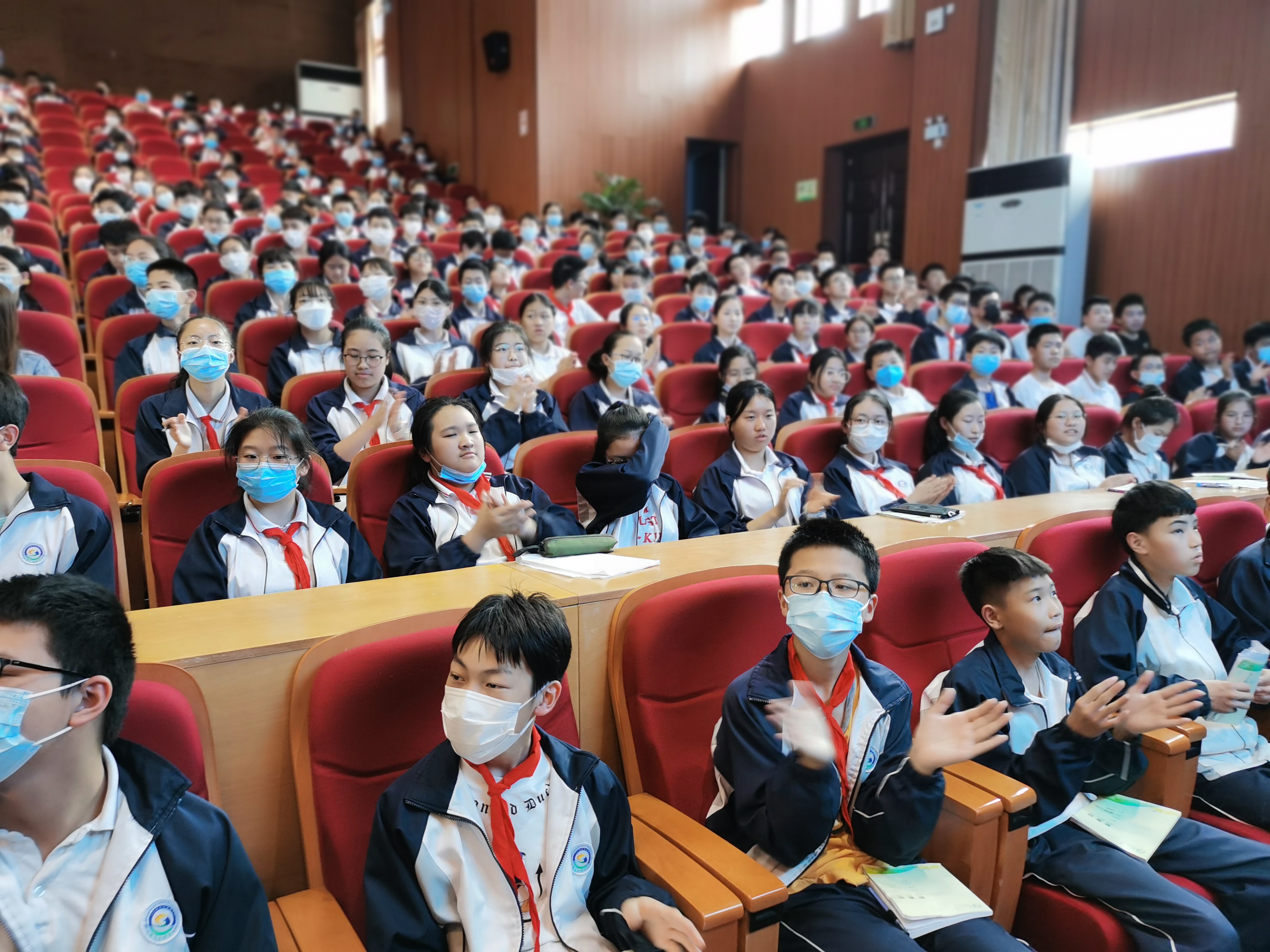 学生2.jpg