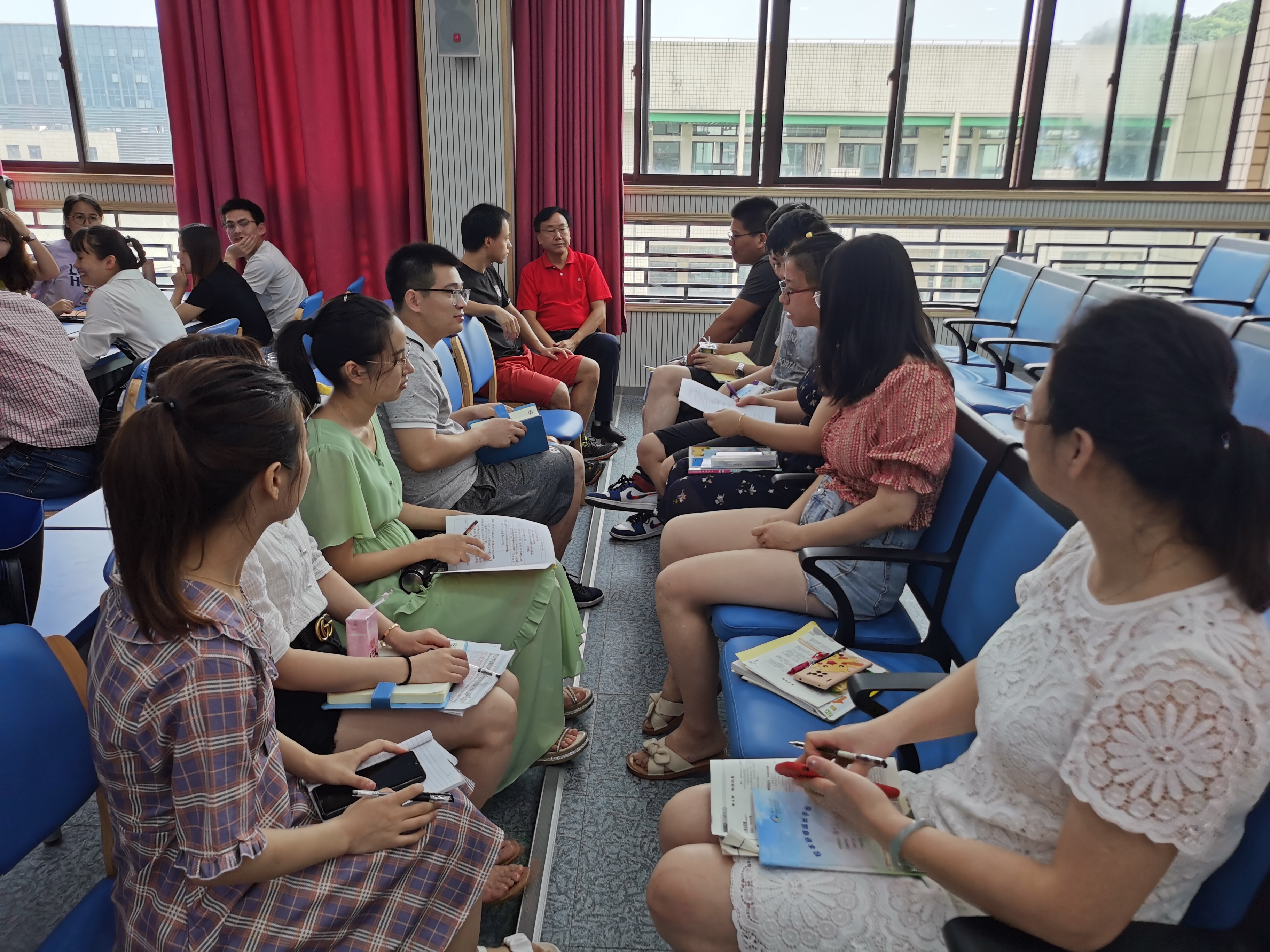 科学组面对面.jpg