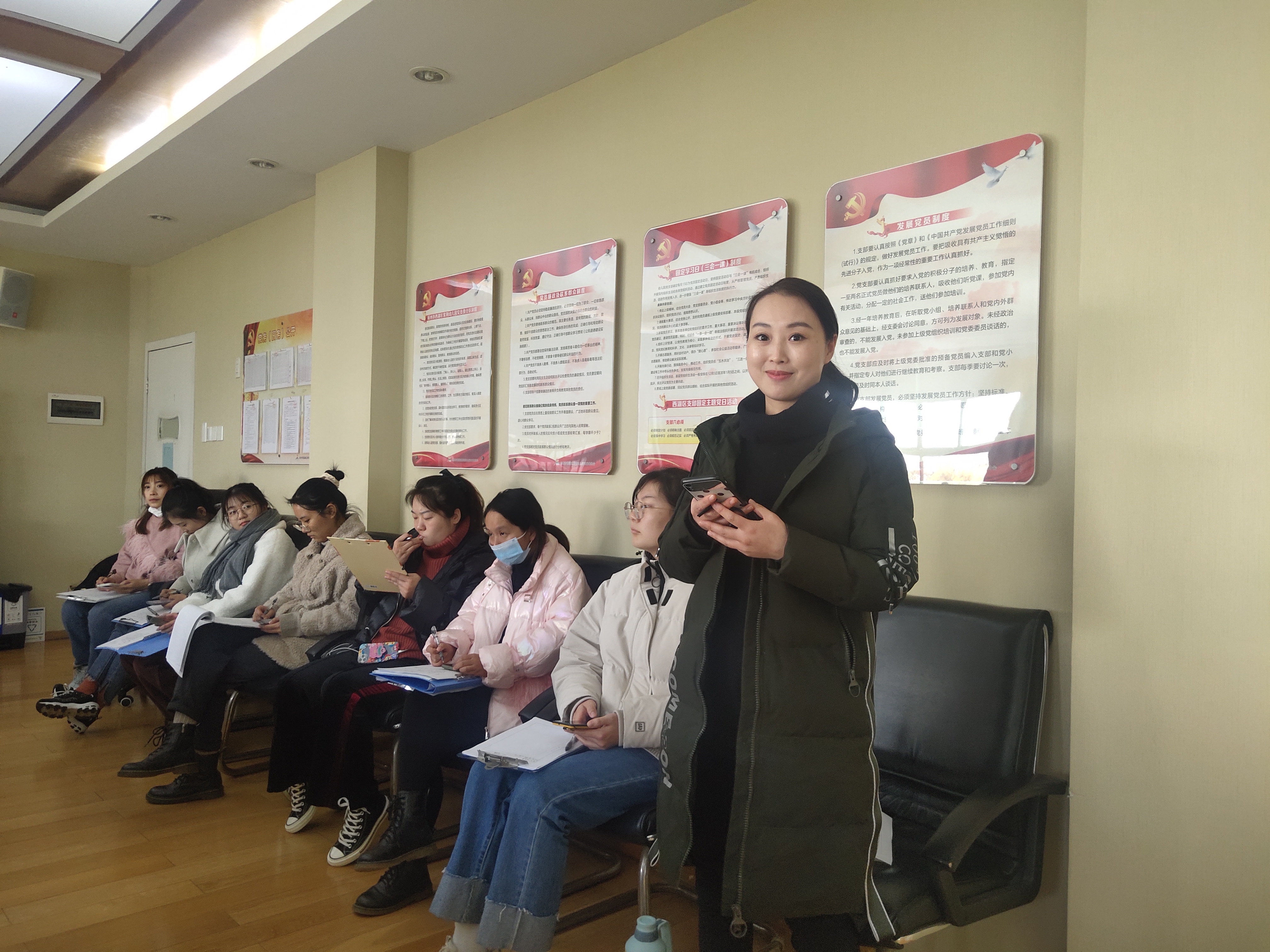 教师分享自己对本次教研的感想.jpg