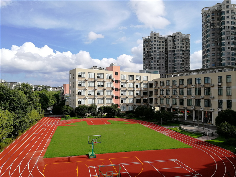 塑胶操场维修后效果.jpg